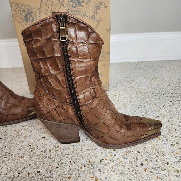 Brayden Western Boots ~ Free People - Picture 5 of 16